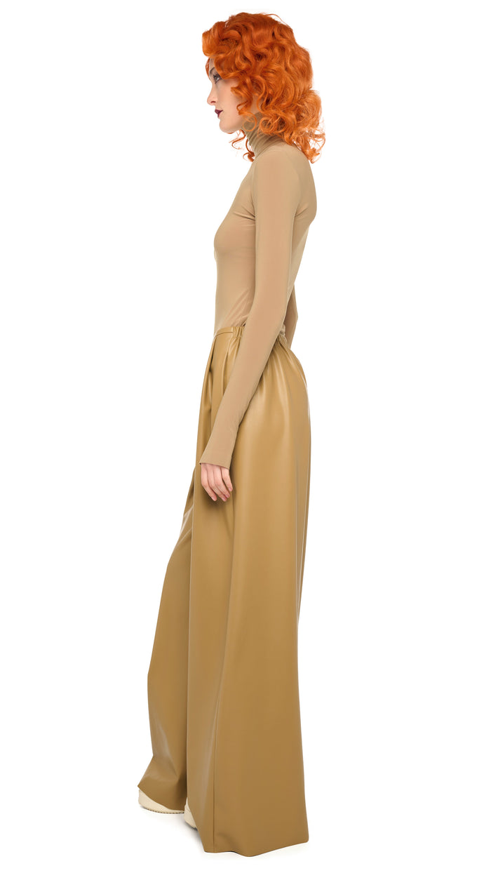 SLIM FIT LONG SLEEVE TURTLE TOP – Camel – Norma Kamali