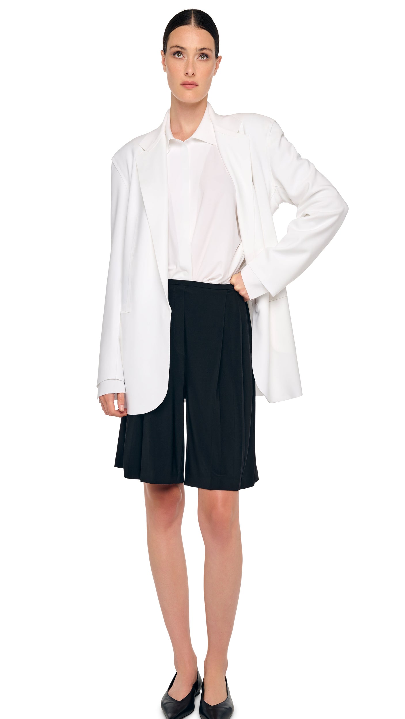 Norma Kamali Mens Pleat Bermuda Short