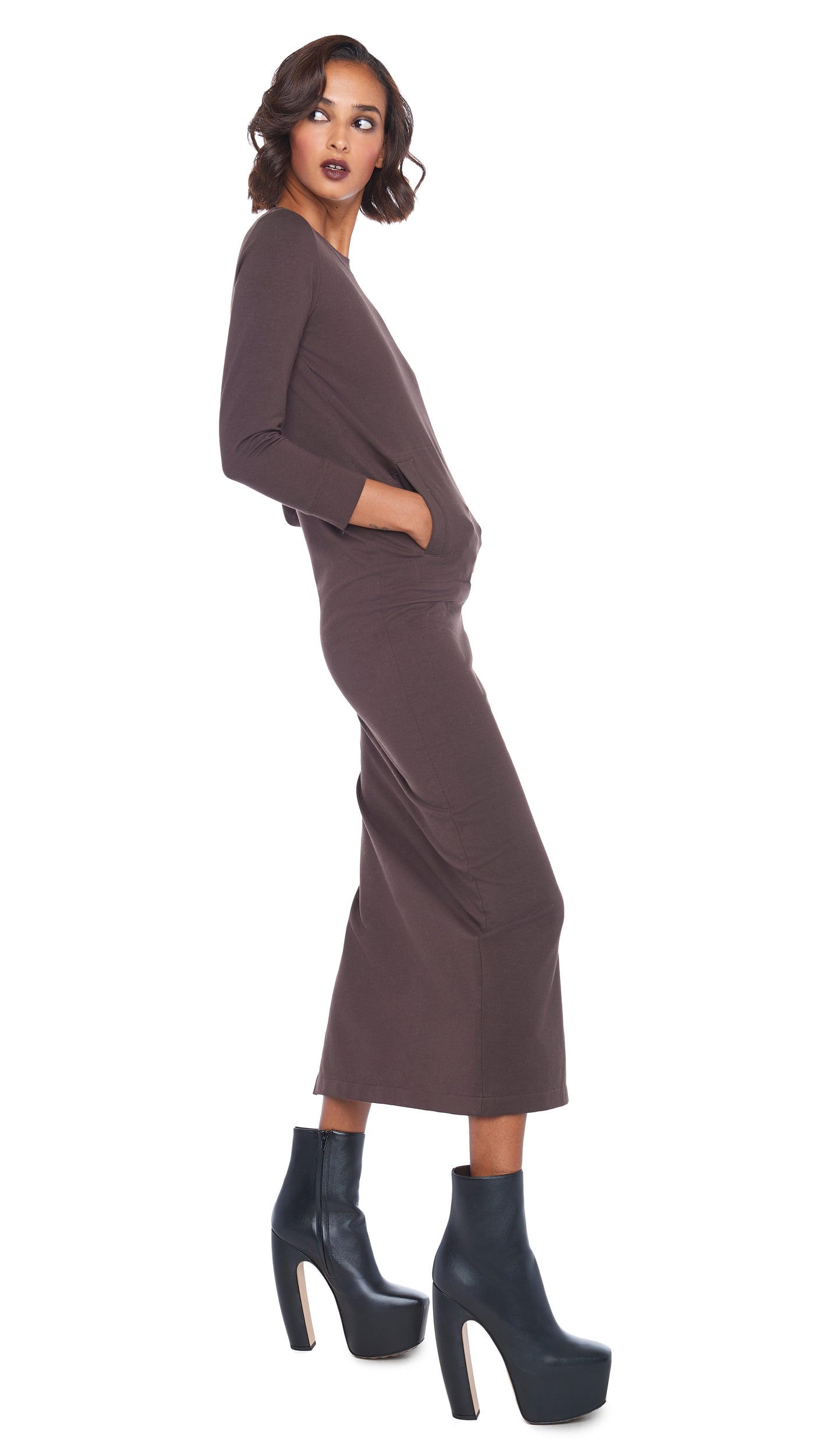 3/4 SLEEVE TAILORED TERRY GOWN – Chocolate – Norma Kamali